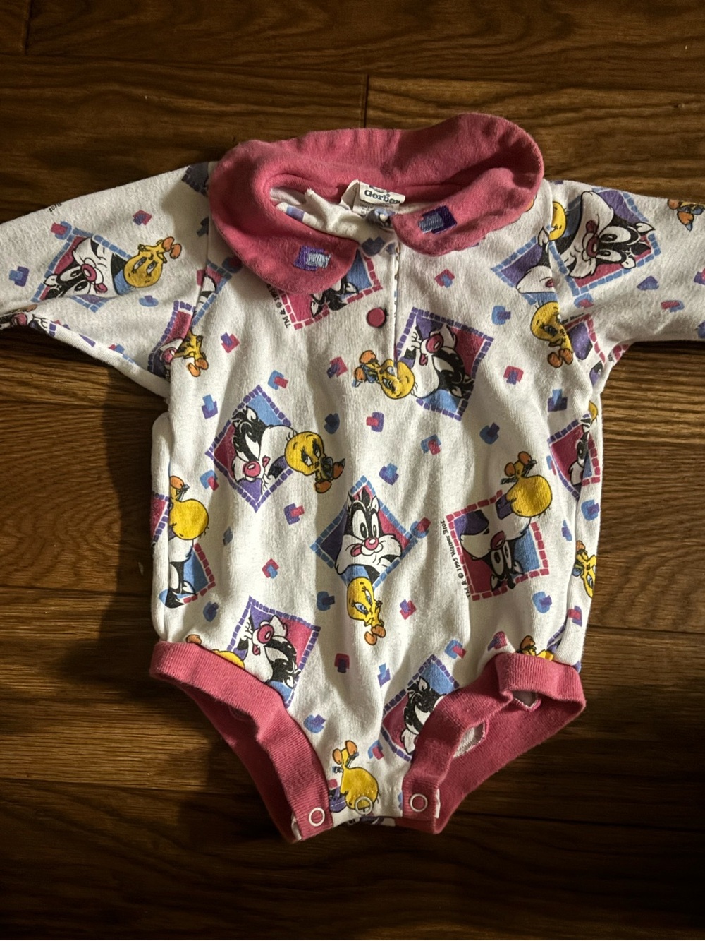 er Bros Vintage 1995 Looney Tunes Baby Onesie 6 to 9 months